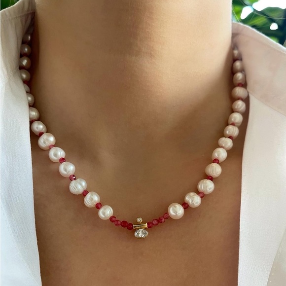 Beaded necklace - Picture 2 of 2